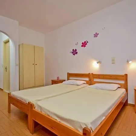 Ξενοδοχείο με διαμερίσματα Galazia 3*